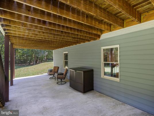 Exterior, Wooden Beams