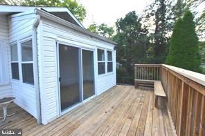 Exterior, Wood Texture Flooring