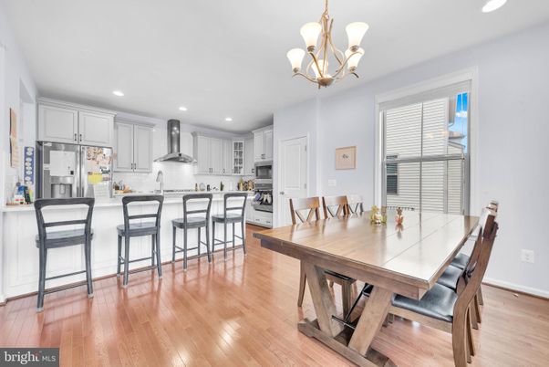 Chandelier, Dining room, Interior, Kitchen, Recessed Lighting, Wood Texture Flooring