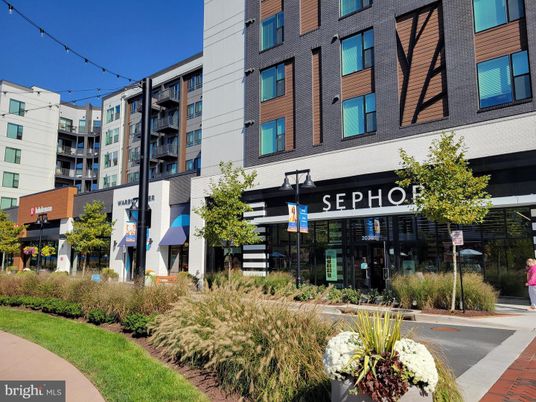 Exterior, Facade, Condo Building