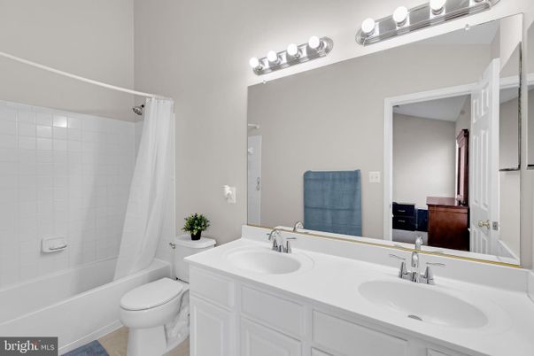 Bathroom, Dual Sink Vanities, Interior