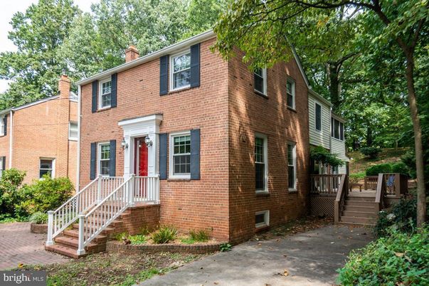Exterior, Facade, Brick Facade, Rowhouse