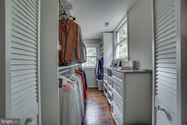 Interior, Walk-in Closets, Wood Texture Flooring