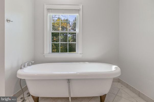 Bathroom, Free Standing Baths, Interior
