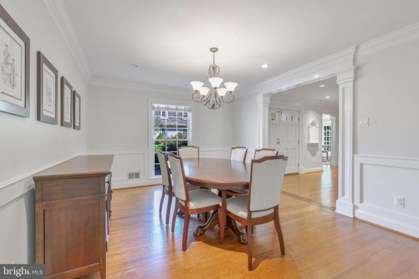 Chandelier, Dining room, Interior, Recessed Lighting, Wood Texture Flooring