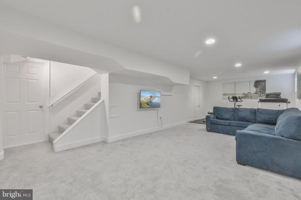 Fitness Equipment, Interior, Living room, Recessed Lighting