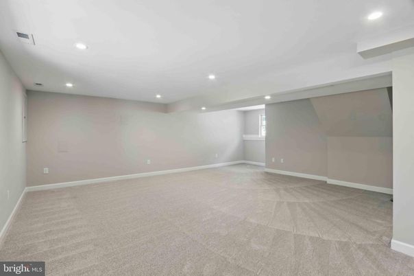 Empty room, Interior, Recessed Lighting