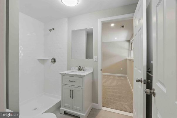 Bathroom, Dual Sink Vanities, Interior, Recessed Lighting