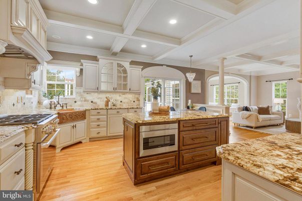 Interior, Kitchen, Living room, Pendant Lights, Recessed Lighting, Wood Texture Flooring