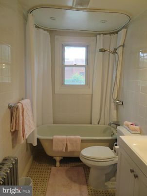Bathroom, Free Standing Baths, Interior