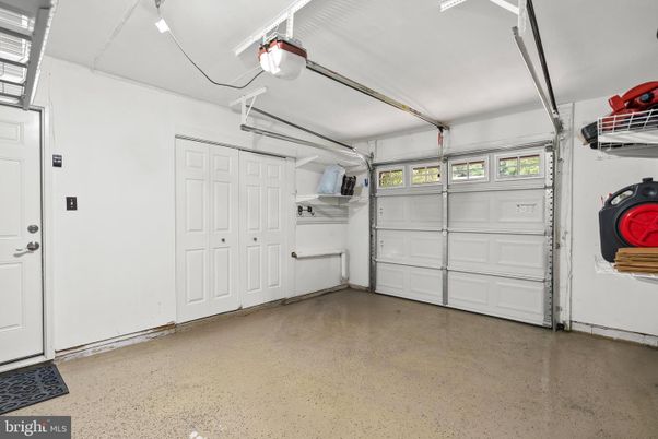 Garage, Interior