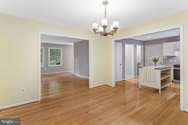 Chandelier, Interior, Kitchen, Recessed Lighting, Wood Texture Flooring