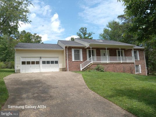 Attached, Exterior, Facade, Brick Facade, Ranch