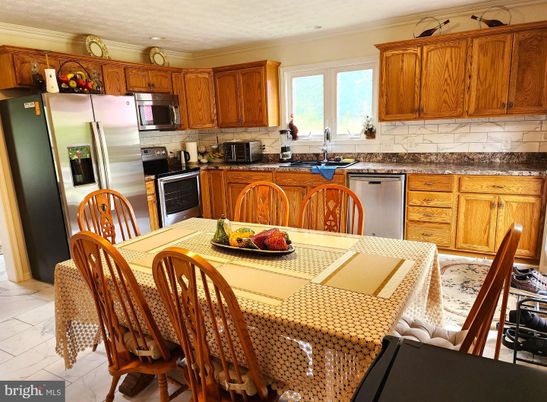 Dining room, Interior, Kitchen, Stainless Steel Appliances