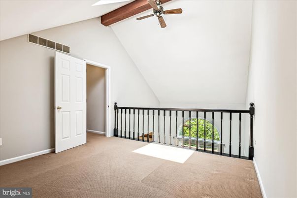 Empty room, Interior, Wooden Beams