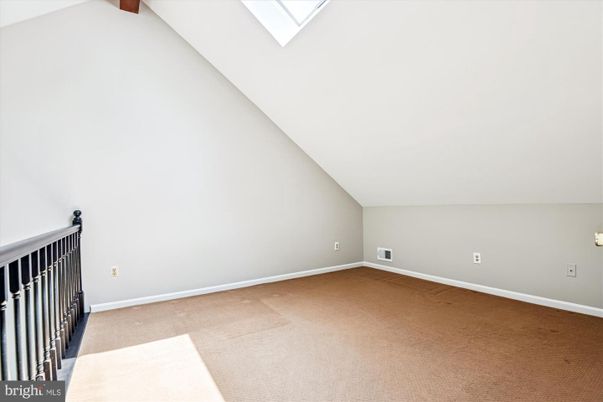 Empty room, Interior, Wooden Beams