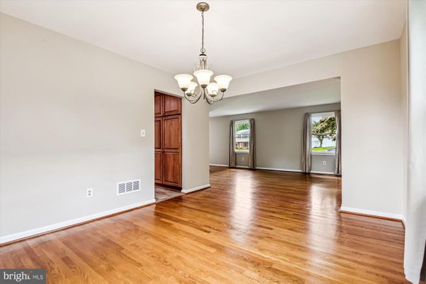 Chandelier, Empty room, Interior, Wood Texture Flooring