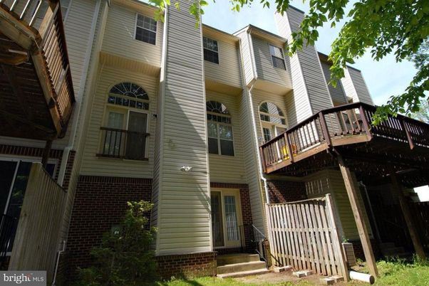 Exterior, Facade, Brick Facade, Rowhouse
