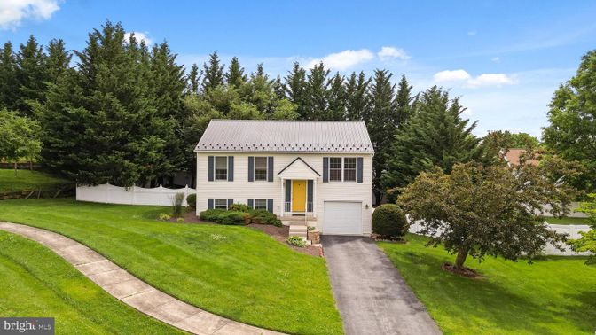 Attached, Backyard, Exterior, Facade, Georgian