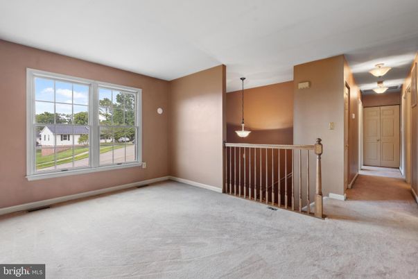 Empty room, Interior, Pendant Lights
