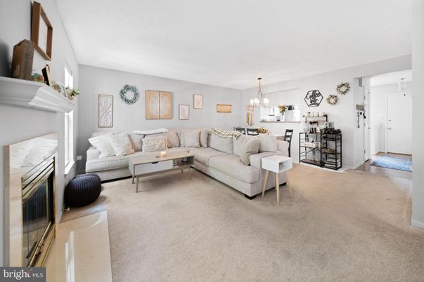 Chandelier, Dining room, Fireplace, Interior, Living room