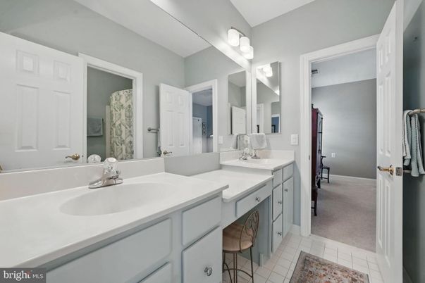Bathroom, Dual Sink Vanities, Interior