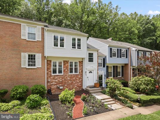 Exterior, Facade, Brick Facade, Raised Ranch