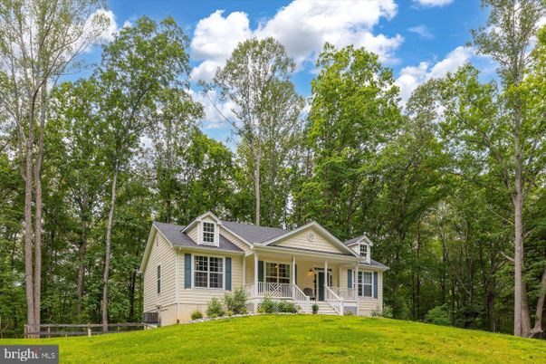 Backyard, Exterior, Facade, Cape Cod