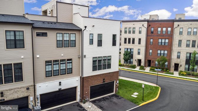Attached, Exterior, Facade, Brick Facade, Rowhouse