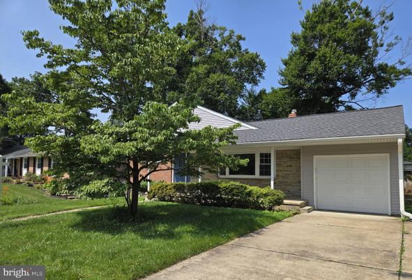 Attached, Exterior, Facade, Brick Facade, Ranch