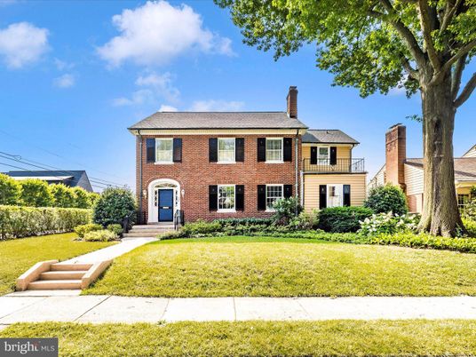 Backyard, Exterior, Facade, Brick Facade, Georgian