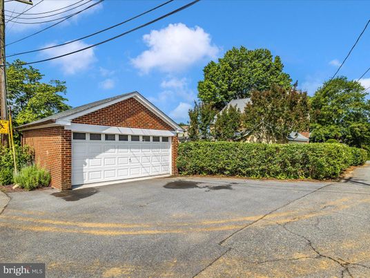 Detached Garage, Exterior