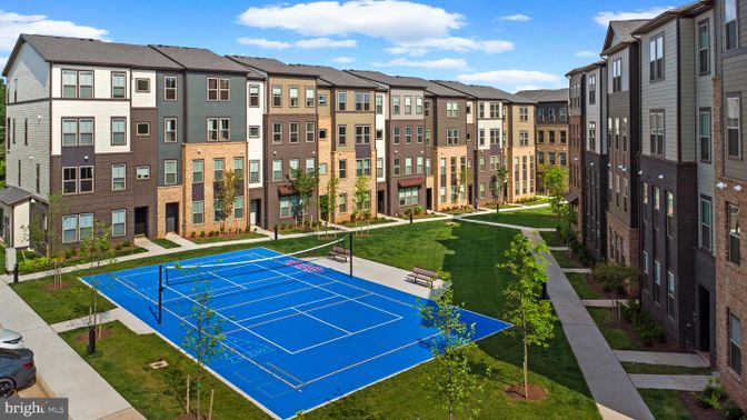 Exterior, Tennis Courts