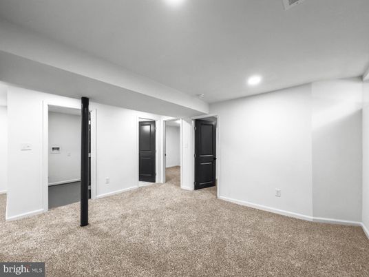 Empty room, Interior, Recessed Lighting