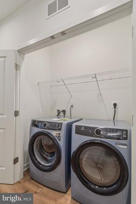 Interior, Washer, Wood Texture Flooring