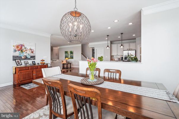 Chandelier, Dining room, Interior, Kitchen, Pendant Lights, Recessed Lighting, Wood Texture Flooring