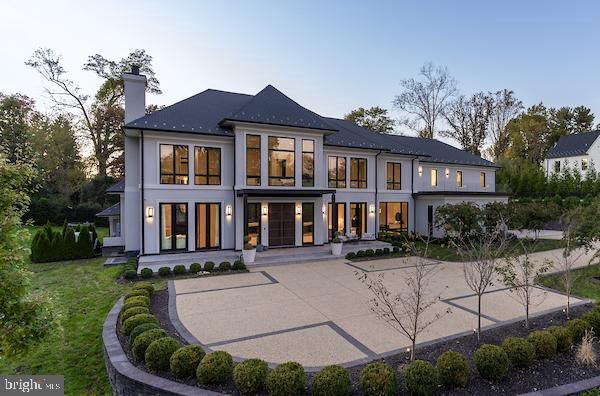 Backyard, Exterior, Facade, French Provincial