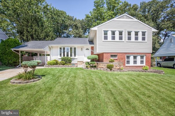 Exterior, Facade, Brick Facade, Split Level
