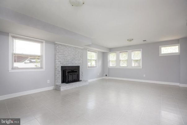 Empty room, Fireplace, Interior