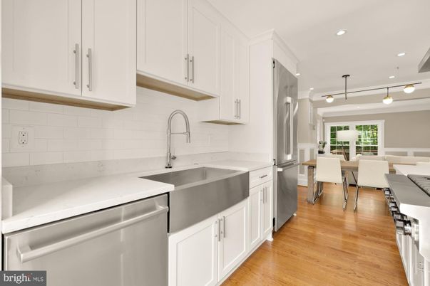 Dining room, Interior, Kitchen, Pendant Lights, Recessed Lighting, Stainless Steel Appliances, Wood Texture Flooring