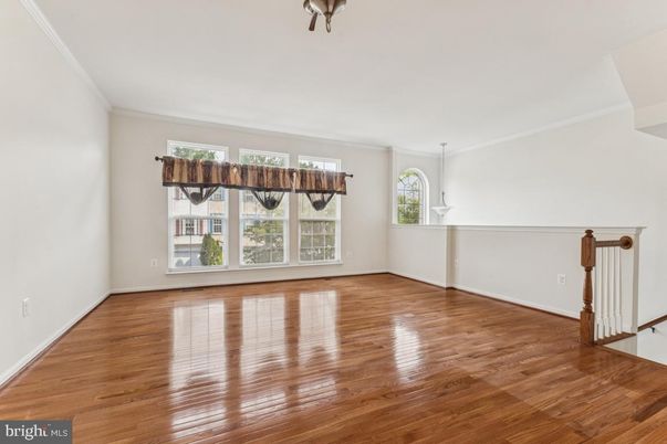 Empty room, Interior, Pendant Lights, Wood Texture Flooring