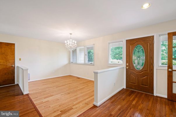Chandelier, Empty room, Interior, Recessed Lighting, Wood Texture Flooring