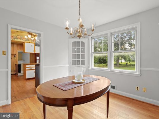 Chandelier, Dining room, Interior, Kitchen, Wood Texture Flooring