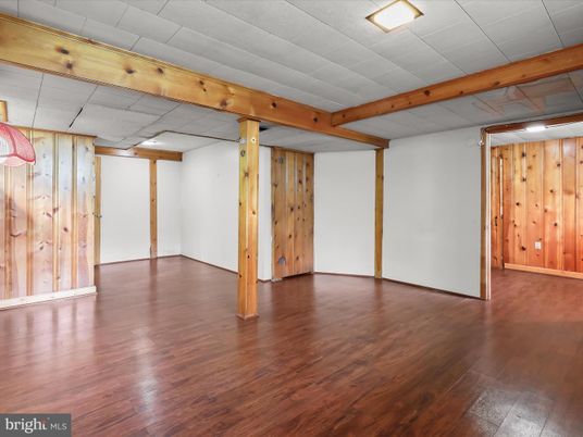 Empty room, Interior, Wooden Beams, Wood Texture Flooring