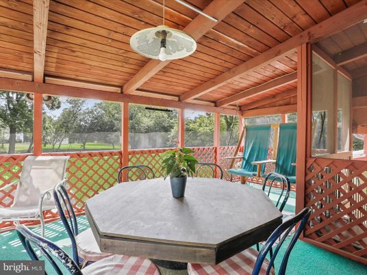 Exterior, Sun Room, Wooden Ceilings