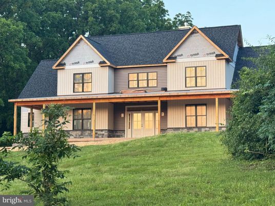 Backyard, Exterior, Facade, Farmhouse