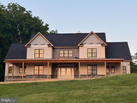 Backyard, Exterior, Facade, Farmhouse