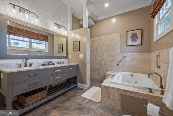 Bathroom, Dual Sink Vanities, Interior, Recessed Lighting
