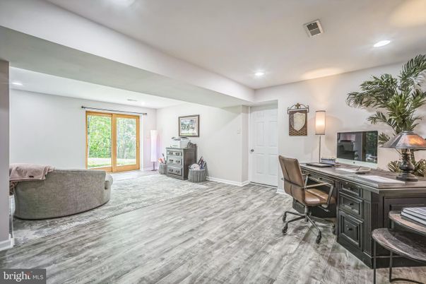 Home Office, Interior, Recessed Lighting, Wood Texture Flooring