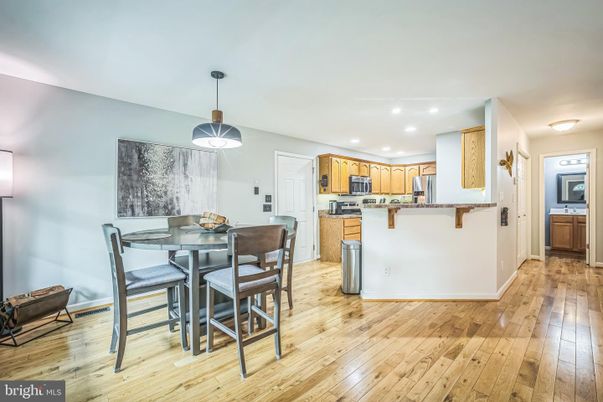 Dining room, Interior, Kitchen, Pendant Lights, Recessed Lighting, Wood Texture Flooring
